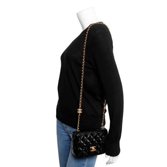 CHANEL 2022 BLACK QUILTED PATENT LEATHER COCO DE TOI HEART SQUARE MINI FLAP BAG - Picture 8 of 9